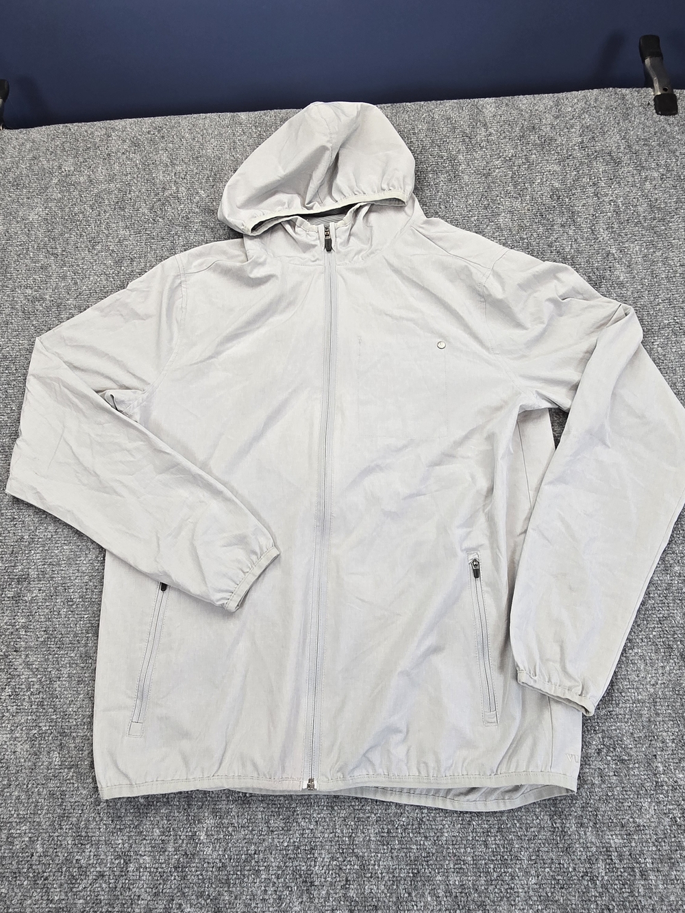 Vuori Mens M Gray Outdoor Trainer Hooded Jacket Stretch Windbreaker